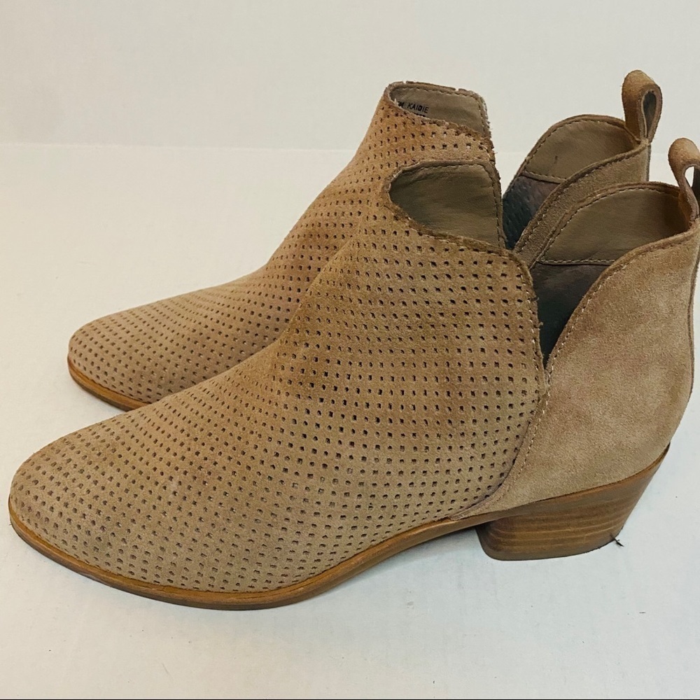 Dolce Vita Perforated Tivon Booties Tan Size:6.5 - Picture 2 of 6